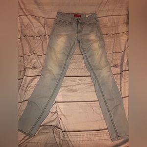 Guess women jeans low rise power skinny size 28